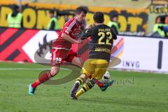 1. BL - Saison 2016/2017 - FC Ingolstadt 04 - Borussia Dortmund - Markus Suttner (#29 FCI) - Pulisic Christian #22 Dortmund  - Foto: Meyer Jürgen