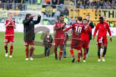 1. BL - Saison 2016/2017 - FC Ingolstadt 04 - Borussia Dortmund - Die Mannschaft bedank sich bei den Fans - Pascal Groß (#10 FCI) - Marvin Matip (#34 FCI) - Roger de Oliveira Bernardo (#8 FCI) - Almog Cohen (#36 FCI) - Florent Hadergjonaj (#33 FCI) - Stef