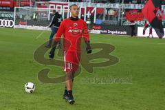 1. BL - Saison 2016/2017 - FC Ingolstadt 04 - RB-Leipzig - Marcel Tisserand (#32 FCI) nach dem warm machen - Foto: Meyer Jürgen