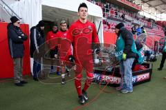 1. BL - Saison 2016/2017 - FC Ingolstadt 04 - Hamburger SV - Alfredo Morales (#6 FCI) beim Einlaufen zum warm machen - Foto: Meyer Jürgen