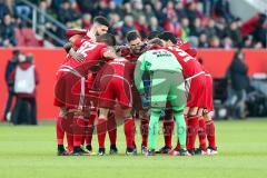 1. BL - Saison 2016/2017 - FC Ingolstadt 04 - RB-Leipzig - Die Spieler bilden einen Kreis vor dem Spiel - Foto: Meyer Jürgen