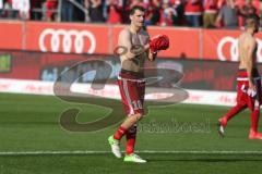1. BL - Saison 2016/2017 - FC Ingolstadt 04 - 1. FSV Mainz 05 - Pascal Groß (#10 FCI) wirft sein Trikot in die Zuschauer - Foto: Meyer Jürgen