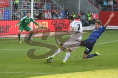 1. BL - Saison 2016/2017 - FC Ingolstadt 04 - SV Darmstadt - Mathew Leckie (#7 FCI) - Höhn Immanuel Darmstadt #21 - Esser Michaela Darmstadt Torwart - Foto: Meyer Jürgen