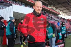 1. BL - Saison 2016/2017 - FC Ingolstadt 04 - Hamburger SV - Tobias Levels (#28 FCI) beim Einlaufen zum warm machen - Foto: Meyer Jürgen