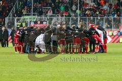 1. BL - Saison 2016/2017 - FC Ingolstadt 04 - RB-Leipzig - Die Spieler bilden einen Kreis nach dem Spiel - Foto: Meyer Jürgen