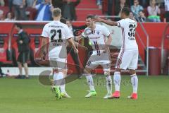 1. BL - Saison 2016/2017 - FC Ingolstadt 04 - SV Darmstadt - Markus Suttner (#29 FCI) trifft per Freistoß zum 3:2 Führungstreffer - Pascal Groß (#10 FCI) - Sonny Kittel (#21 FCI) - Marcel Tisserand (#32 FCI) - Jubel - Foto: Meyer Jürgen