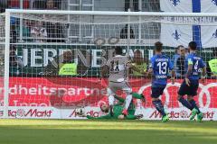 1. BL - Saison 2016/2017 - FC Ingolstadt 04 - SV Darmstadt - Lezcano Farina,Dario (#37 FCI) mit einer Torchance - Esser Michael Torwart Darmstadt - Foto: Meyer Jürgen