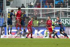 1. BL - Saison 2016/2017 - FC Ingolstadt 04 - RB-Leipzig - Marvin Matip (#34 FCI) beim Kopfball - Marcel Tisserand (#32 FCI) - Mathew Leckie (#7 FCI) - Wolf Michael (#13 München) - Marcel Halsterberg(#23 Leipzig) - Yussuf Poulsen(#9 Leipzig) - Foto: Meyer