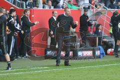 1. BL - Saison 2016/2017 - FC Ingolstadt 04 - 1. FSV Mainz 05 - Maik Walpurgis (Trainer FCI) zeigt die Faust - Foto: Meyer Jürgen