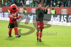 1. BL - Saison 2016/2017 - FC Ingolstadt 04 - RB-Leipzig - Marcel Tisserand (#32 FCI) bedankt sich bei den fans - Jubel - Foto: Meyer Jürgen