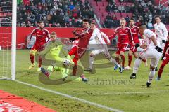 1. BL - Saison 2016/2017 - FC Ingolstadt 04 - Hamburger SV - Martin Hansen Torwart(#35 FCI) wert einen Schuss ab - Foto: Meyer Jürgen