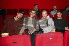 1. BL - Saison 2016/2017 - FC Ingolstadt 04 - Die Mannschaft und der Trainerstab zu Besuch im Altstadtkino und schauen den Film 