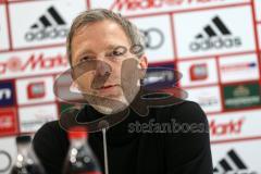 1. Bundesliga - Fußball - FC Ingolstadt 04 - Vorstellung neuer Cheftrainer Maik Walpurgis Pressekonferenz - Sportdirektor Thomas Linke (FCI)