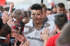 1. BL - Saison 2016/2017 - FC Ingolstadt 04 - FC Schalke 04 - Saisonabschlussfeier - Fans - Choreo - Alfredo Morales (#6 FCI) - Foto: Meyer Jürgen