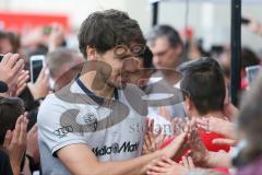 1. BL - Saison 2016/2017 - FC Ingolstadt 04 - FC Schalke 04 - Saisonabschlussfeier - Fans - Choreo -Romain Brègerie (#18 FCI) -  - Foto: Meyer Jürgen