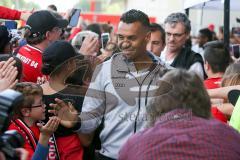 1. BL - Saison 2016/2017 - FC Ingolstadt 04 - FC Schalke 04 - Saisonabschlussfeier - Fans - Choreo -Marvin Matip (#34 FCI) -   - Foto: Meyer Jürgen