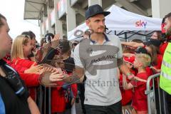 1. Bundesliga - Fußball - FC Ingolstadt 04 - Letzter Spieltag - Saisonabschlußfeier für die Fans - Torwart Martin Hansen (35, FCI)