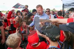 1. BL - Saison 2016/2017 - FC Ingolstadt 04 - FC Schalke 04 - Saisonabschlussfeier - Fans - Choreo - Maik Walpurgis (Trainer FCI) - Foto: Meyer Jürgen