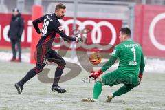 1. BL - Saison 2016/2017 - FC Ingolstadt 04 - 1.FC Heidenheim - Testspiel - Vorbereitungsspiel - Lukas Hinterseer (#16 FCI) - Müller Kevin (Torwart Heidenheim) - Foto: Meyer Jürgen