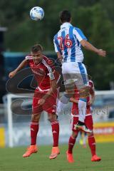 1. Bundesliga - Fußball - FC Ingolstadt 04 - Huddersfield Town Football Club - Testspiel - links Lukas Hinterseer (16, FCI) Kopfball