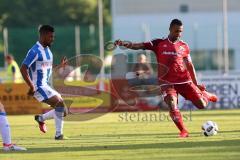 1. Bundesliga - Fußball - FC Ingolstadt 04 - Huddersfield Town Football Club - Testspiel - Elias Kacunga gegen rechts Marvin Matip (34, FCI)