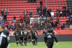 1. Bundesliga - Testspiel - Fußball - FC Ingolstadt 04 - VfB Stuttgart - nach dem Spiel Niederlage 0:1, Team geht zu den Fans