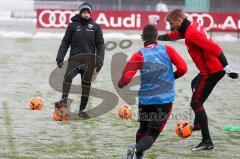 1. BL - Saison 2016/2017 - FC Ingolstadt 04 - 1.FC Heidenheim - Testspiel - Vorbereitungsspiel - Ovid Hajou (Co-Trainer FCI) beim warm machen - Foto: Meyer Jürgen