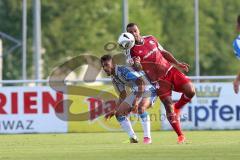 1. Bundesliga - Fußball - FC Ingolstadt 04 - Huddersfield Town Football Club - Testspiel - Elias Kacunga gegen rechts Marvin Matip (34, FCI)