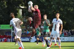 1. Bundesliga - Fußball - Testspiel - FC Ingolstadt 04 - VfB Eichstädt - Torwart Jonas Herter (VfB) fängt vor Pascal Groß (10, FCI)