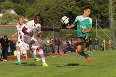 1. Bundesliga - Fußball - Testspiel - FC Ingolstadt 04 - VfB Eichstädt - Roger de Oliveira Bernardo (8, FCI) schießt Benjamin Schmidramsl an