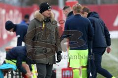 1. Bundesliga - Fußball - Testspiel - FC Ingolstadt 04 - 1. FC Heidenheim - Geschäftsführer Harald Gärtner (FCI) dick eingepackt Winter