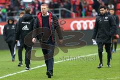 1. Bundesliga - Testspiel - Fußball - FC Ingolstadt 04 - VfB Stuttgart - nach dem Spiel Niederlage 0:1, Cheftrainer Maik Walpurgis (FCI) und Co-Trainer Ovid Hajou (FCI) gehen vom Platz