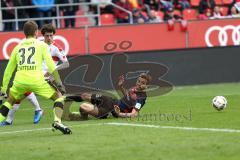 1. Bundesliga - Testspiel - Fußball - FC Ingolstadt 04 - VfB Stuttgart - Torwart Benjamin Uphoff (VfB) Benjamin Pavard (VfB) und am Boden Lukas Hinterseer (16, FCI)