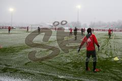 1. BL - Saison 2016/2017 - FC Ingolstadt 04 - Trainingsauftakt im neuen Jahr 2017 - Die Spieler beim Stellungsspiel - Foto: Meyer Jürgen
