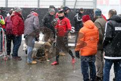 1. BL - Saison 2016/2017 - FC Ingolstadt 04 - Trainingsauftakt im neuen Jahr 2017 - Maurice Multhaup (#31 FCI) -  Fans - Foto: Meyer Jürgen