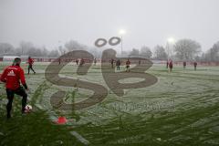 1. BL - Saison 2016/2017 - FC Ingolstadt 04 - Trainingsauftakt im neuen Jahr 2017 - Die Spieler beim Stellungsspiel - Foto: Meyer Jürgen
