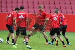 1. Bundesliga - Fußball - FC Ingolstadt 04 - 1. Training unter neuem Cheftrainer Markus Kauczinski (FCI) -  von links Mathew Leckie (7, FCI) Alfredo Morales (6, FCI) Hauke Wahl (17, FCI) #fc13