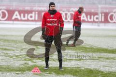 1. BL - Saison 2016/2017 - FC Ingolstadt 04 - Trainingsauftakt im neuen Jahr 2017 - Tunnelopfer - Max Christiansen (#19 FCI) - Foto: Meyer Jürgen