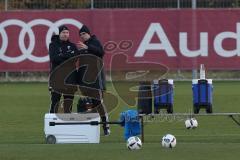 1. Bundesliga - Fußball - FC Ingolstadt 04 - 1. Training mit neuem Trainer - Cheftrainer Maik Walpurgis (FCI) - Cheftrainer Maik Walpurgis (FCI) mit Michael Henke