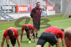 1. Bundesliga - Fußball - FC Ingolstadt 04 - 1. Training unter neuem Cheftrainer Markus Kauczinski (FCI) - Marvin Matip (34, FCI) und Cheftrainer Markus Kauczinski (FCI)