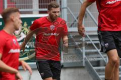 1. Bundesliga - Fußball - FC Ingolstadt 04 - 1. Training unter neuem Cheftrainer Markus Kauczinski (FCI) - Neuzugang Robert Leipertz (13, FCI)