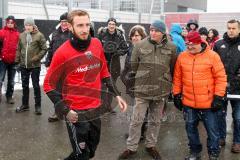 1. BL - Saison 2016/2017 - FC Ingolstadt 04 - Trainingsauftakt im neuen Jahr 2017 - Moritz Hartmann (#9 FCI) - Fans - Foto: Meyer Jürgen