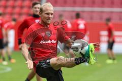 1. Bundesliga - Fußball - FC Ingolstadt 04 - 1. Training unter neuem Cheftrainer Markus Kauczinski (FCI) - Tobias Levels (28, FCI)