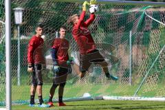 1. Bundesliga - Fußball - FC Ingolstadt 04 - Trainingslager - Vorbereitung - Training - Torwart Fabijan Buntic (24, FCI) Torwart Martin Hansen (35, FCI) und Torwart Örjan Haskjard Nyland (1, FCI)