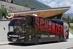 1. Bundesliga - Fußball - FC Ingolstadt 04 - Trainingslager - Vorbereitung - Training - Mannschaftsbus der Schanzer