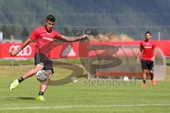 1. Bundesliga - Fußball - FC Ingolstadt 04 - Trainingslager - Vorbereitung - links Darío Lezcano (11, FCI) Torschußübung