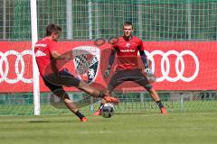 1. Bundesliga - Fußball - FC Ingolstadt 04 - Trainingslager - Vorbereitung - Training - Stefan Lex (14, FCI) und Torwart Martin Hansen (35, FCI)