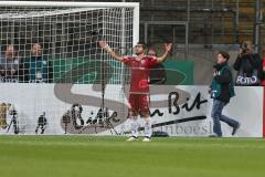 DFB - Pokalspiel - Eintracht Frankfurt - FC Ingolstadt 04 - Almog Cohen (#36 FCI)trifft beim Elfmeter - Hradecky Lukas Torwart (#1 Frankfurt) - Foto: Meyer Jürgen