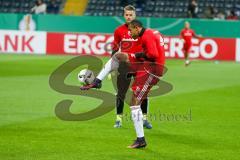 DFB - Pokalspiel - Eintracht Frankfurt - FC Ingolstadt 04 - Marcel Tisserand (#32 FCI) beim warm machen - Foto: Meyer Jürgen