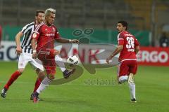 DFB - Pokalspiel - Eintracht Frankfurt - FC Ingolstadt 04 - Lezano Farina,Dario (#37 FCI) - Almog Cohen (#36 FCI) - Foto: Meyer Jürgen